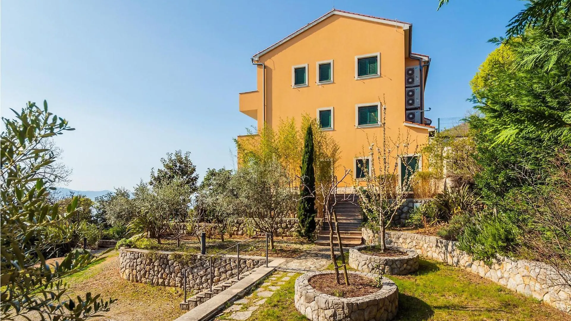 Beach Front Apartment In Moscenicka Draga