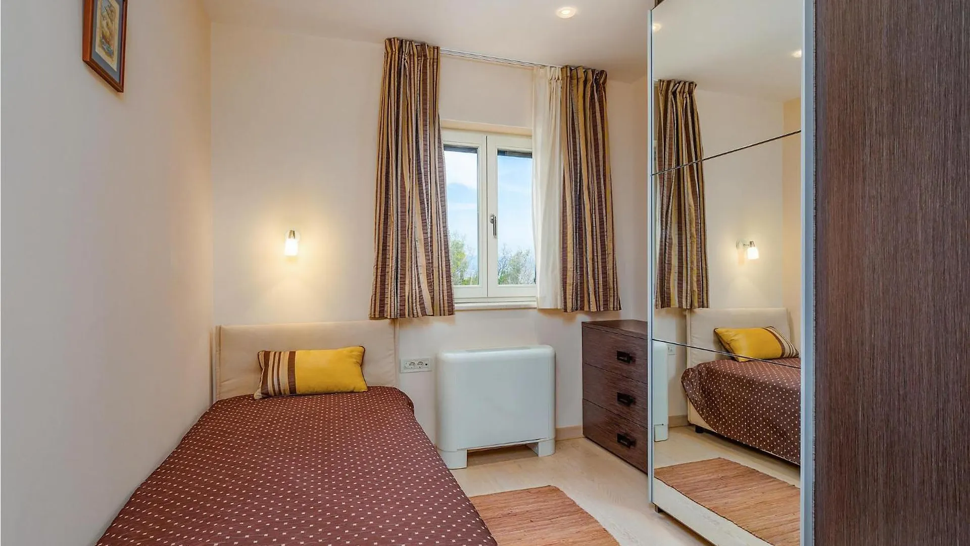 Beach Front Apartment In Moscenicka Draga
