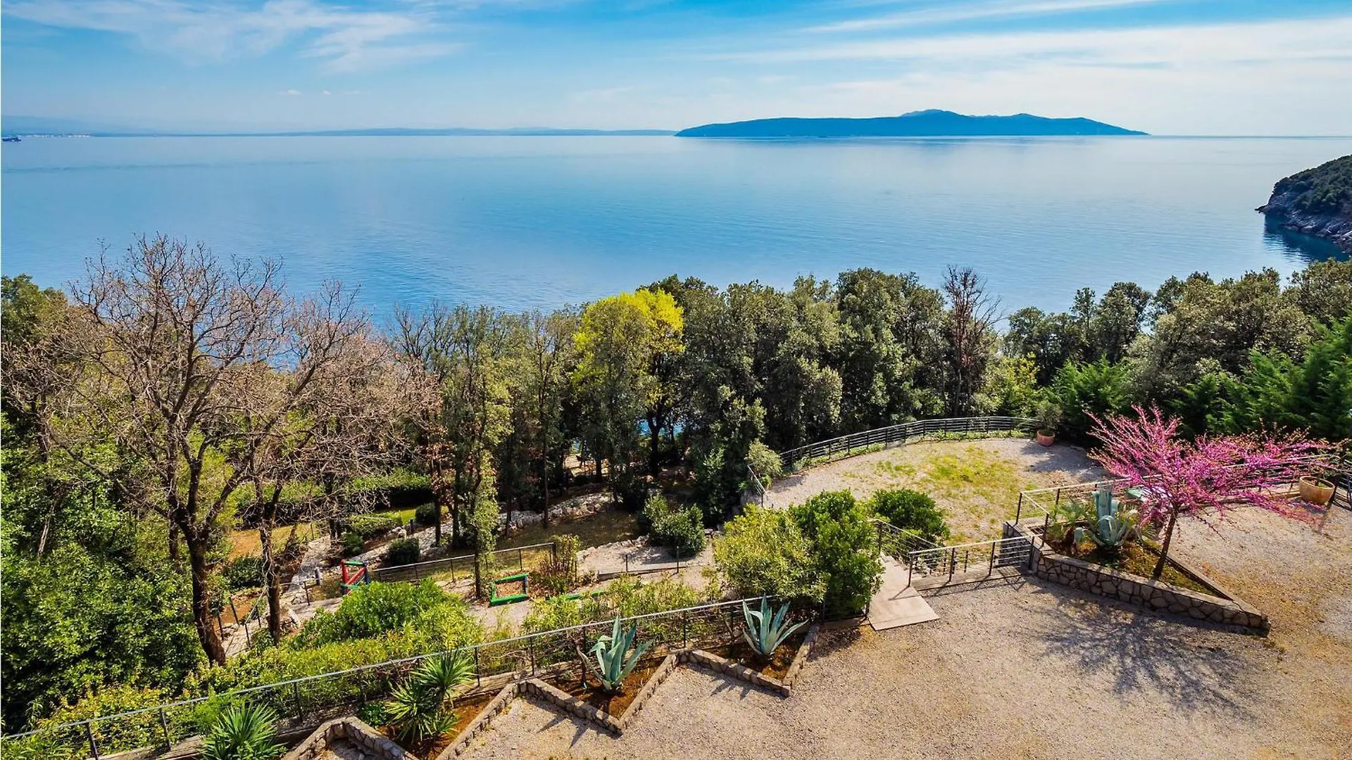 Beach Front Apartment In Moscenicka Draga